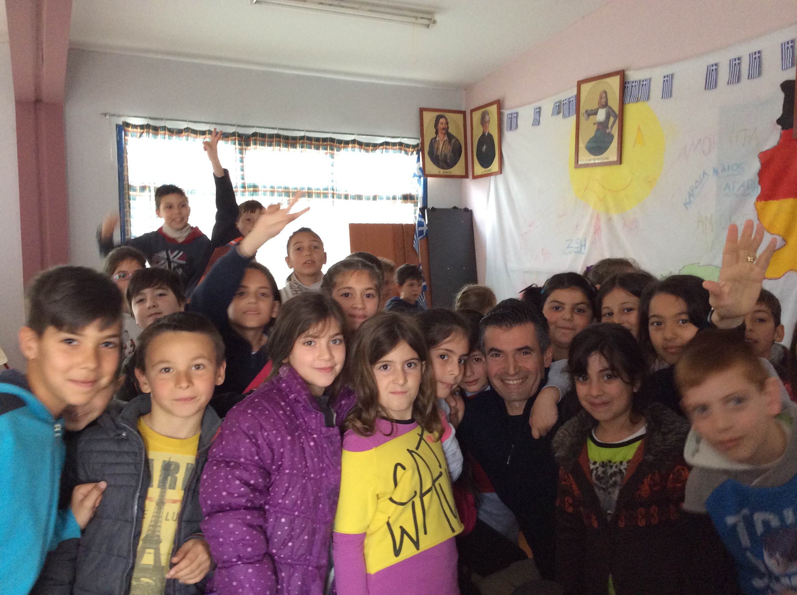 Ο Νίκος Μιχαλόπουλος εγκαινίασε την 1η Έκθεση Βιβλίου στο 24ο Δημοτικό Σχολείο Αχαρνών