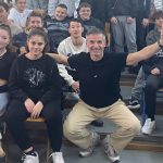 1ο Γυμνάσιο Πετρούπολης: «Κύριε Μιχαλόπουλε, σας ευχαριστούμε για το μάθημα ζωής που δώσατε στα παιδιά μας.»